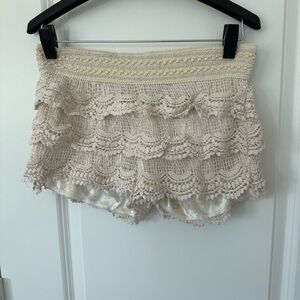 U-Style Crotchet Lace Ruffle Shorts in Cream